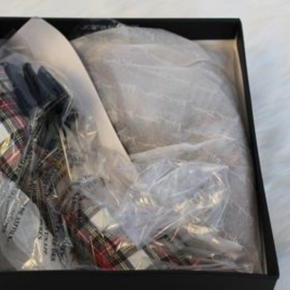 NWB Betsey Johnson Prince-P Bow Pumps 8 - SOLD OUT in this size RED/WHITE PLAID - Picture 3 of 7